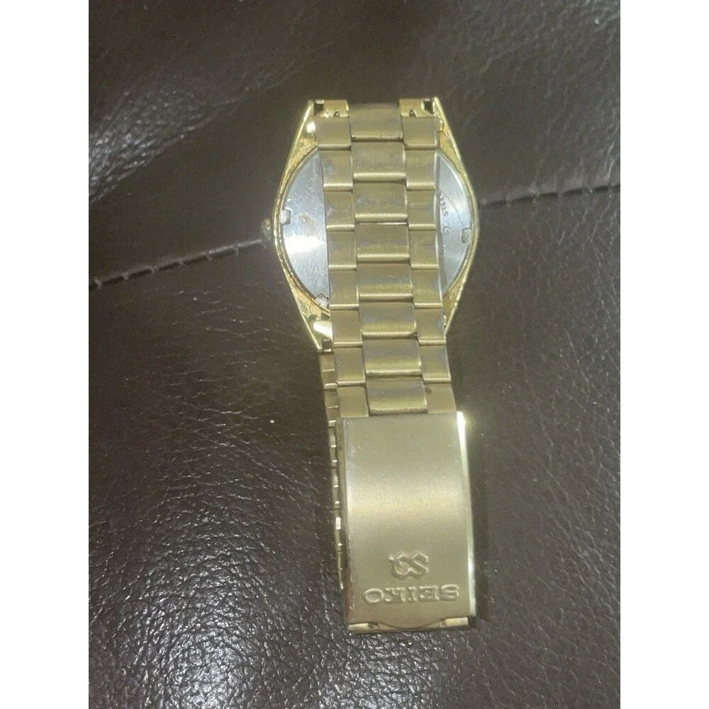 Seiko SQ Quartz 5Y22-6000 is a classic gold-tone men's dress watch 1990’s